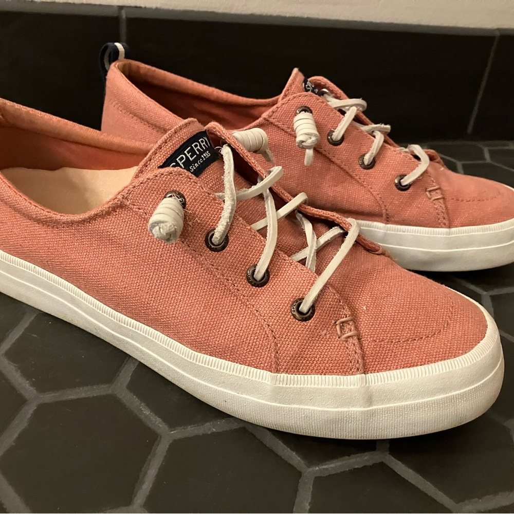 Sperry Crest Vibe Women's Coral Pink Canvas Sneakers Size 9